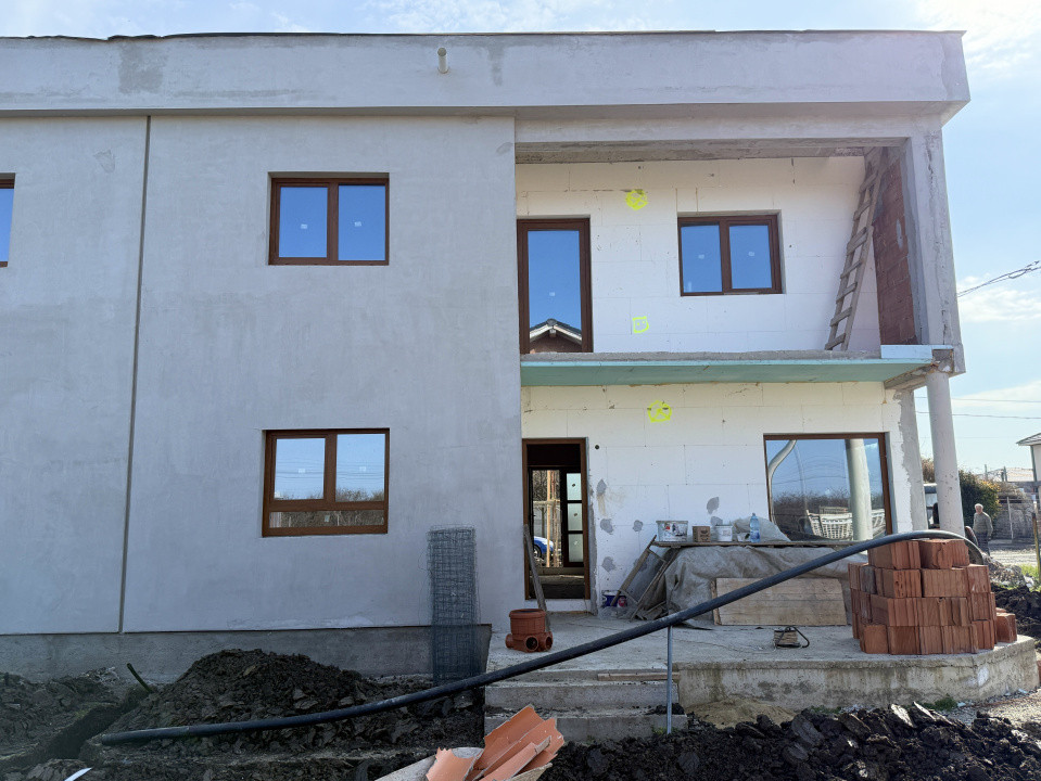 Duplex cu 5 camere de vanzare in localitatea Sacalaz, zona Centrala 33, foxfort.ro