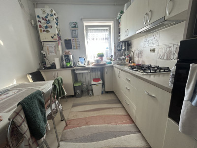 Apartament de vanzare cu 3 camere, la parter - zona Sag imagine mica 2, foxfort.ro