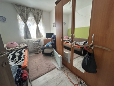 Apartament de vanzare cu 3 camere, la parter - zona Sag imagine mica 10, foxfort.ro