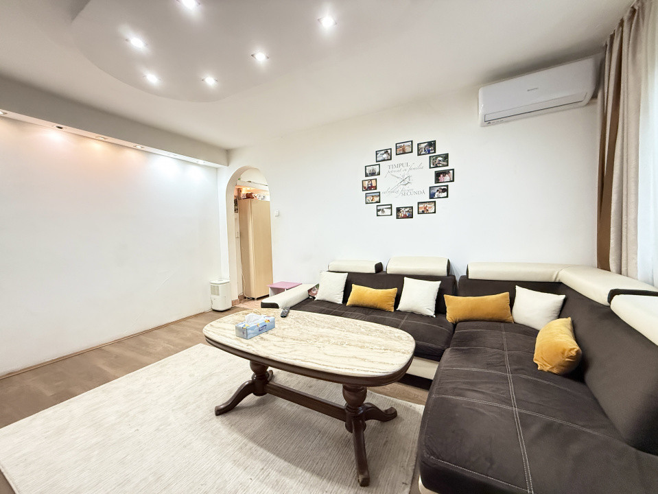 Apartament cu 4 camere de vanzare in Timisoara, zona Dacia 8, foxfort.ro