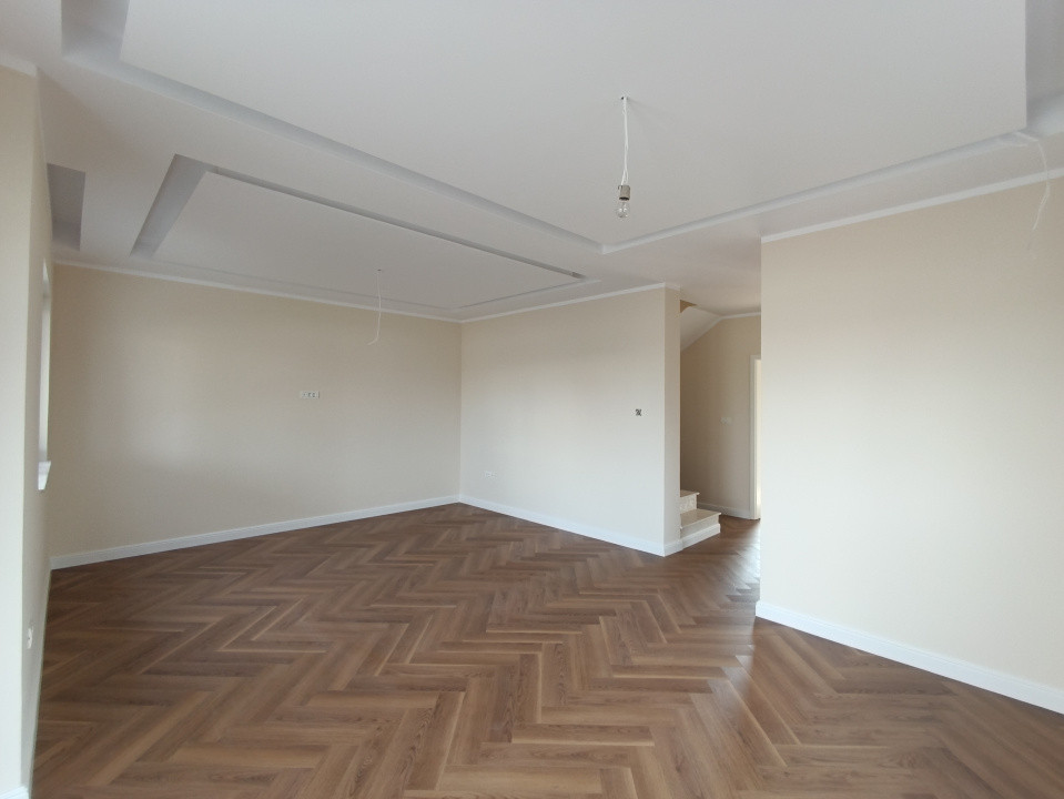 Duplex 4 camere si teren de 336 mp in Giroc  2, foxfort.ro