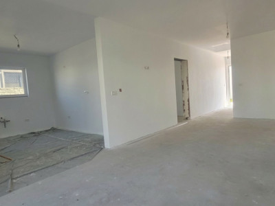 Duplex plan parter, despartit prin camera tehnica - Mosnita Noua imagine mica 2, foxfort.ro