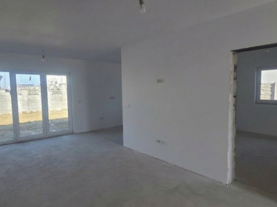 Duplex plan parter, despartit prin camera tehnica - Mosnita Noua imagine mica 5, foxfort.ro
