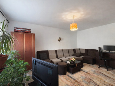 Apartament cu 2 camere de vanzare, Zona Micalaca, Arad