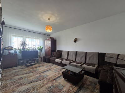 Apartament 2 camere de Vanzare, Decomandat, Micalaca, 2 Balcoane, Comision 0%