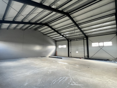 Inchiriez 2 hale industriale lipite, 800 mp total, Giarmata imagine mica 2, foxfort.ro