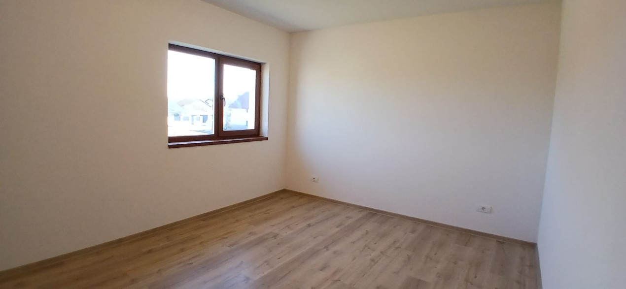 Duplex cu 5 camere si teren de 300 mp in Dumbravita la cheie 5, foxfort.ro