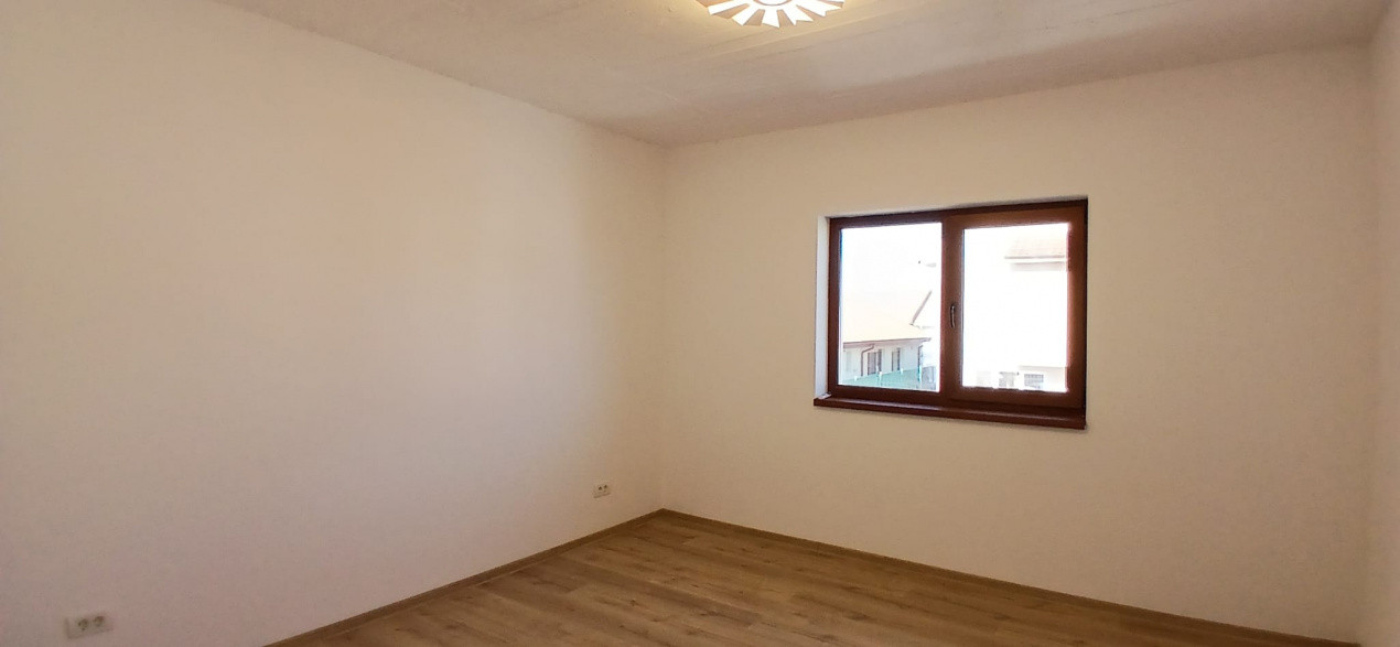 Duplex cu 5 camere si teren de 300 mp in Dumbravita la cheie 11, foxfort.ro