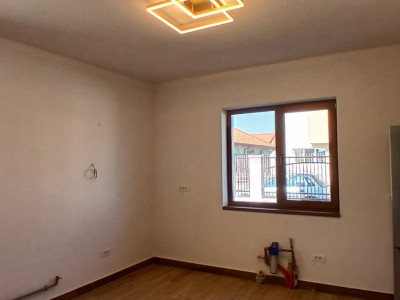 Duplex cu 5 camere si teren de 300 mp in Dumbravita la cheie imagine mica 7, foxfort.ro