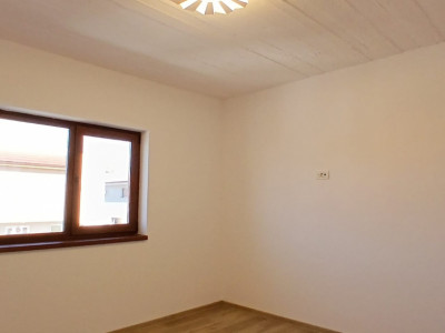 Duplex cu 5 camere si teren de 300 mp in Dumbravita la cheie imagine mica 10, foxfort.ro