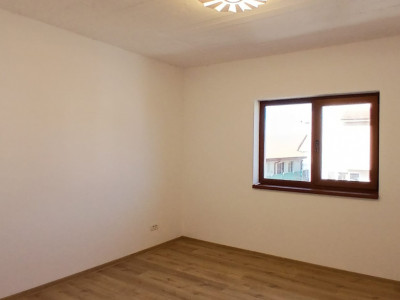 Duplex cu 5 camere si teren de 300 mp in Dumbravita la cheie imagine mica 11, foxfort.ro