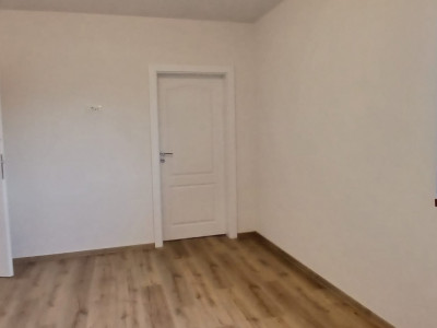 Duplex cu 5 camere si teren de 300 mp in Dumbravita la cheie imagine mica 12, foxfort.ro