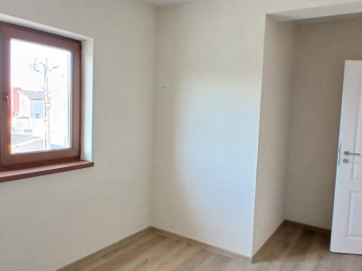 Duplex cu 5 camere si teren de 300 mp in Dumbravita la cheie imagine mica 14, foxfort.ro