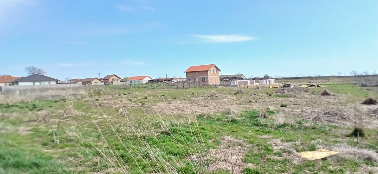 Parcela de teren de 798 mp pentru casa in Peciu Nou 5, foxfort.ro