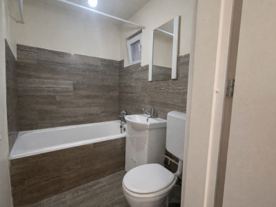 Apartament 2 camere, 54 mp, zona Vlaicu -Arad imagine mica 8, foxfort.ro
