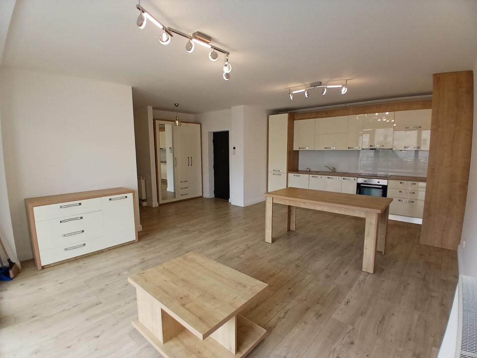 Apartament cu 3 camere, etaj 1 de vanzare, zona Girocului 2, foxfort.ro
