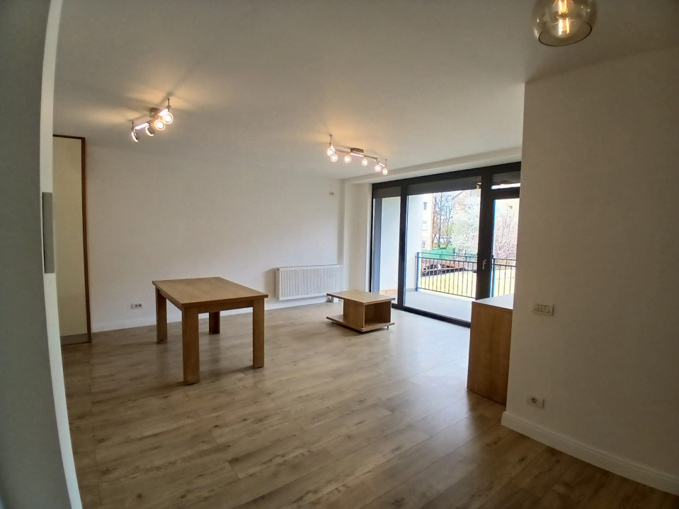 Apartament cu 3 camere, etaj 1 de vanzare, zona Girocului 4, foxfort.ro