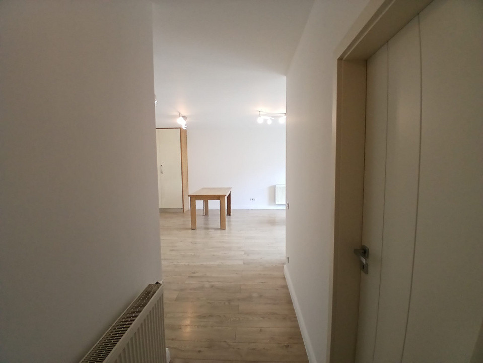 Apartament cu 3 camere, etaj 1 de vanzare, zona Girocului 5, foxfort.ro