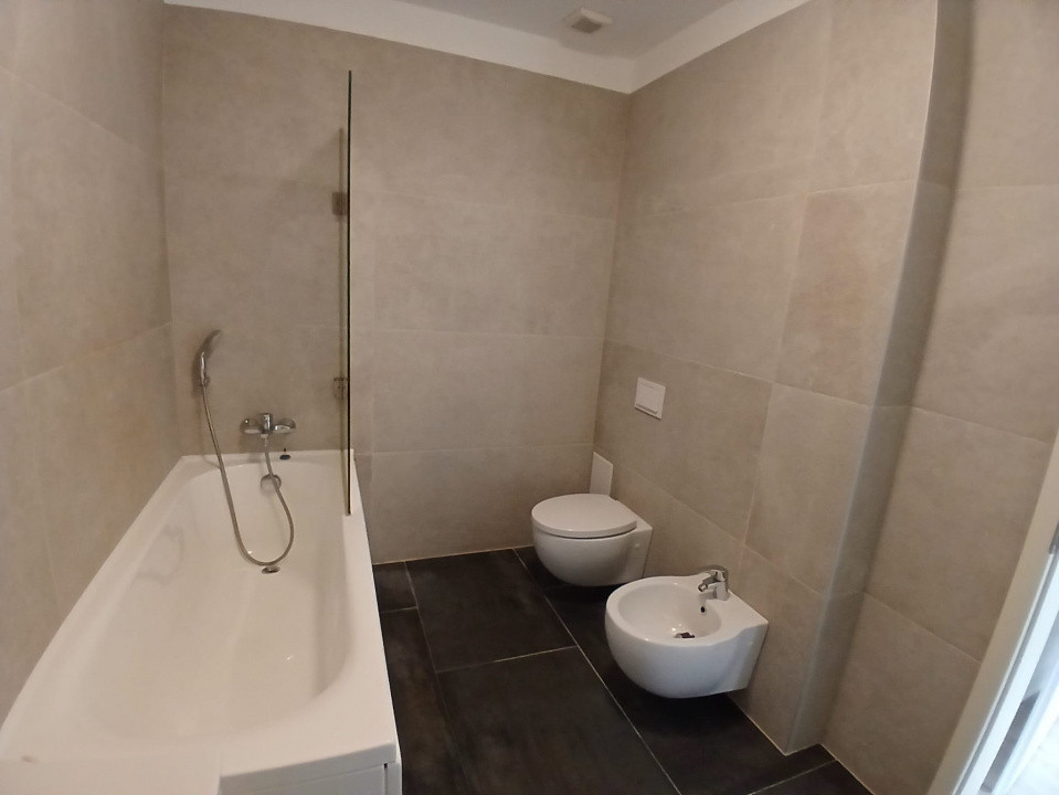 Apartament cu 3 camere, etaj 1 de vanzare, zona Girocului 14, foxfort.ro