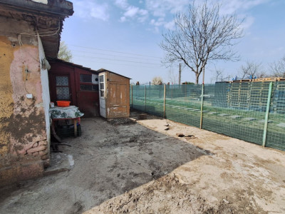 Casa cu 2 camere de vanzare si 403 mp de teren in Ronat