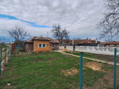 Casa cu 2 camere de vanzare si 403 mp de teren in Ronat imagine mica 2, foxfort.ro