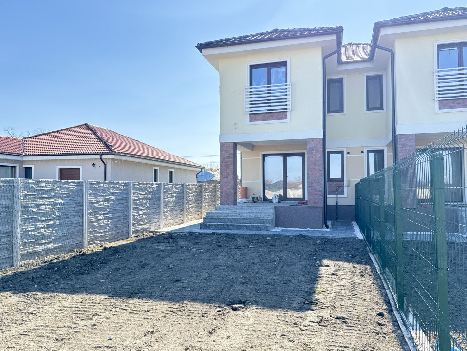 Duplex 4 camere situat la drum asfaltat, in Sacalaz 1, foxfort.ro