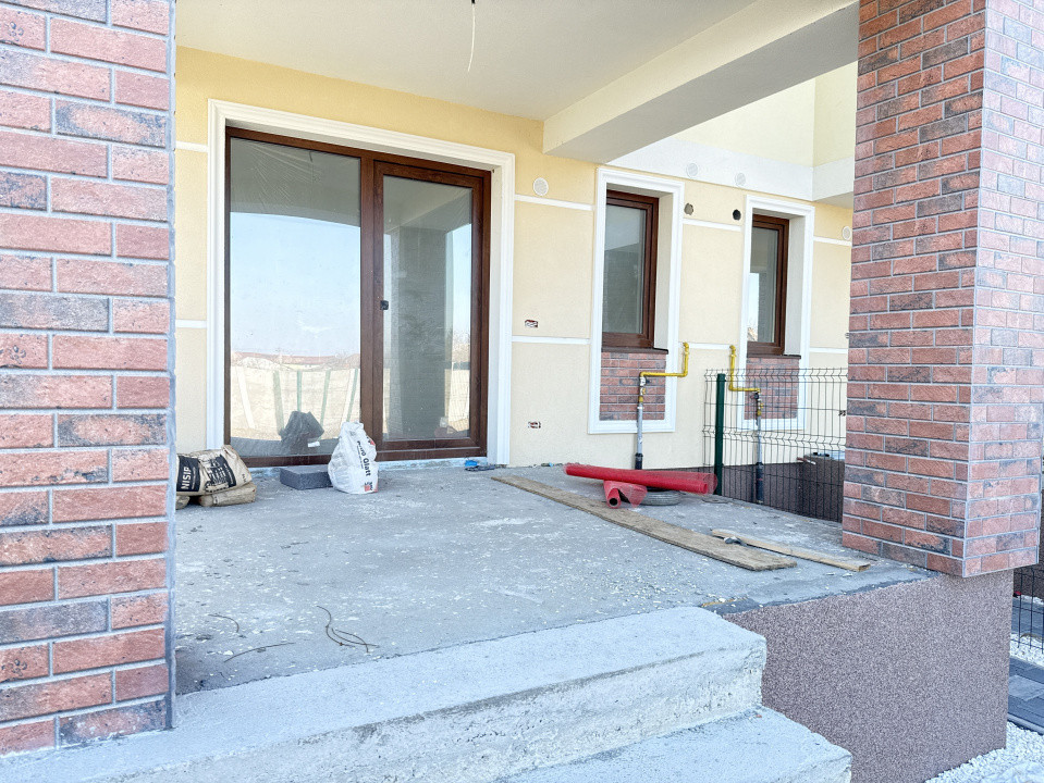 Duplex 4 camere situat la drum asfaltat, in Sacalaz 10, foxfort.ro