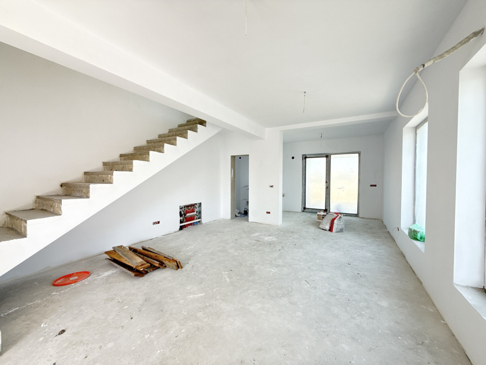 Duplex 4 camere situat la drum asfaltat, in Sacalaz 11, foxfort.ro