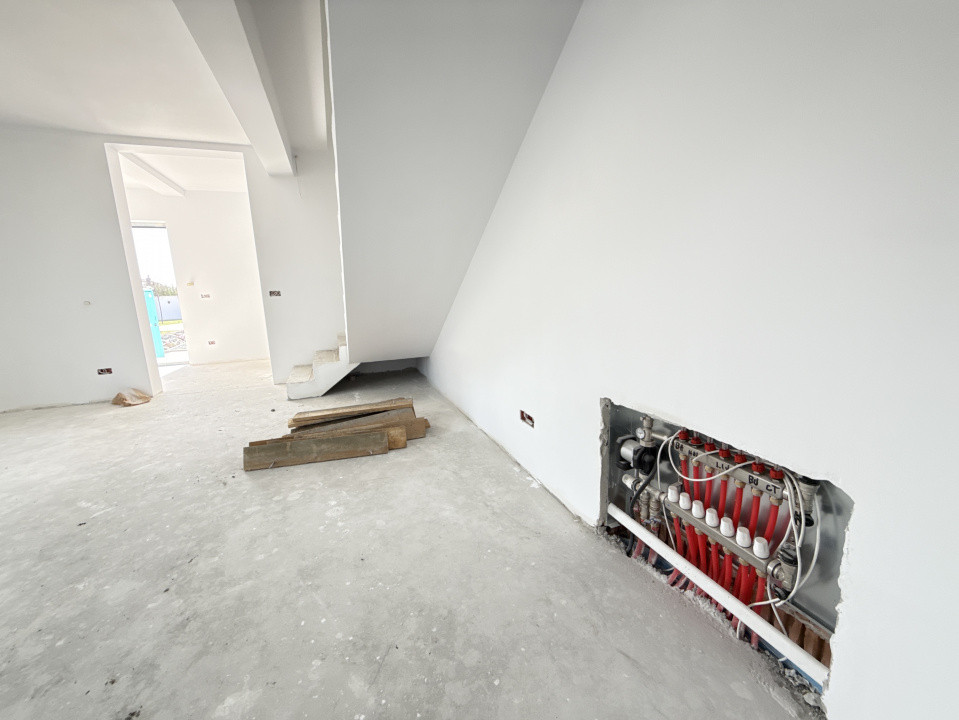 Duplex 4 camere situat la drum asfaltat, in Sacalaz 13, foxfort.ro