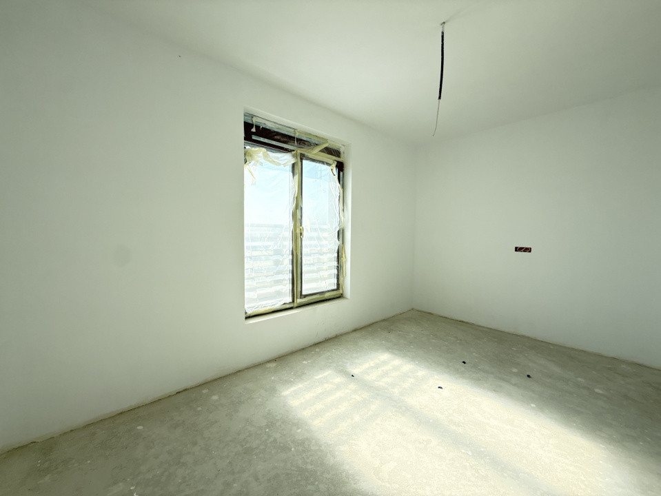 Duplex 4 camere situat la drum asfaltat, in Sacalaz 25, foxfort.ro