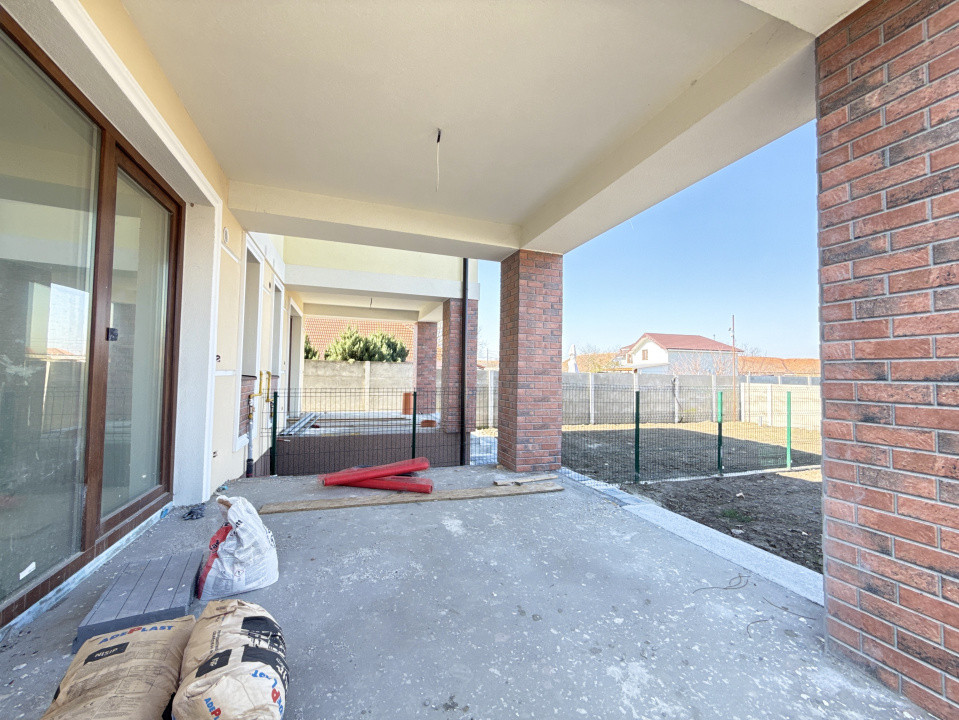 Duplex 4 camere situat la drum asfaltat, in Sacalaz 31, foxfort.ro