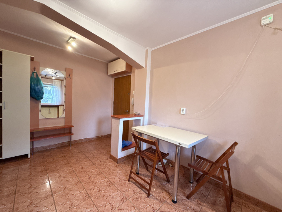 Apartament cu 2 camere de vanzare, zona Gheorghe Lazar 19, foxfort.ro