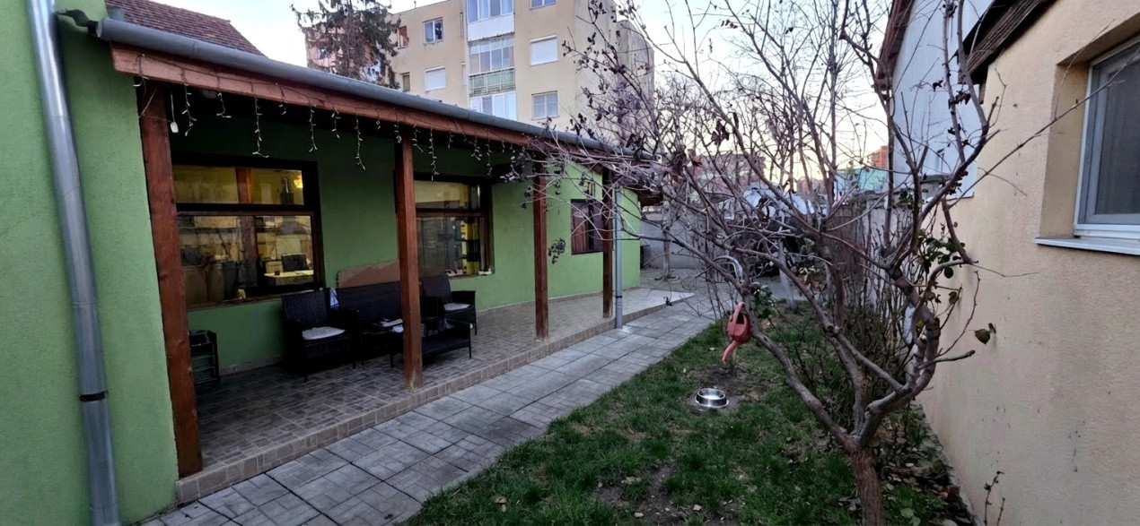 Casa de vanzare cu 3 camere, zona Aurel Vlaicu, Arad 11, foxfort.ro