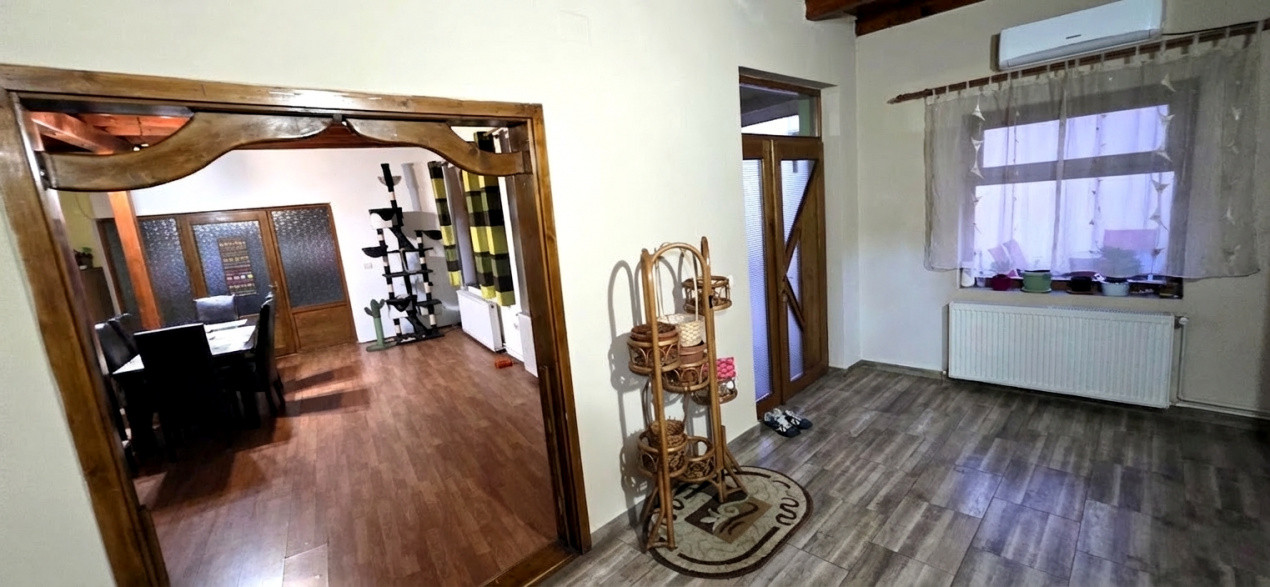 Casa de vanzare cu 3 camere, zona Aurel Vlaicu, Arad 25, foxfort.ro