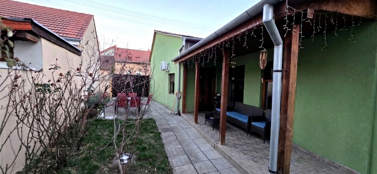 Casa de vanzare cu 3 camere, zona Aurel Vlaicu, Arad 32, foxfort.ro