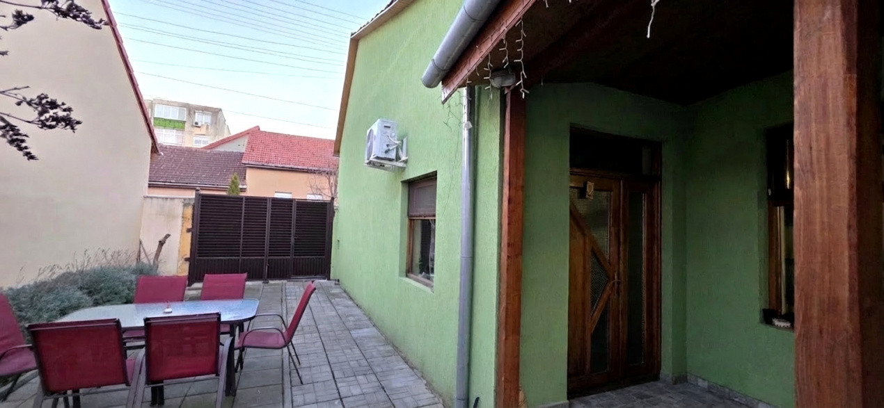 Casa de vanzare cu 3 camere, zona Aurel Vlaicu, Arad 37, foxfort.ro