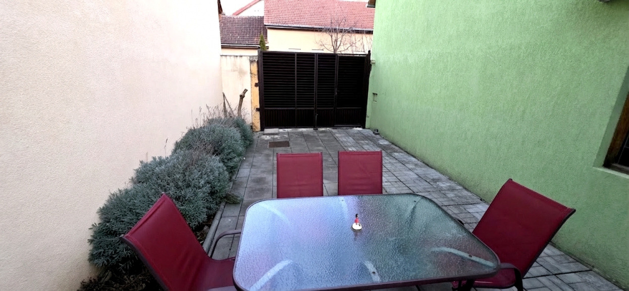 Casa de vanzare cu 3 camere, zona Aurel Vlaicu, Arad 38, foxfort.ro