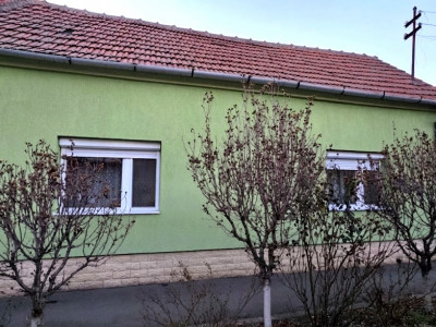 Casa de vanzare cu 3 camere, zona Aurel Vlaicu, Arad