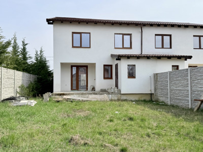 Duplex de vanzare 5 camere cu toate utilitatile - Mosnita Noua