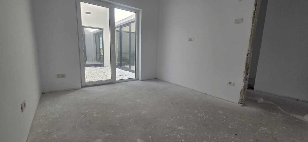 Duplex modern si spatios, gradina interiora de 12 mp - zona Sacalaz 3, foxfort.ro