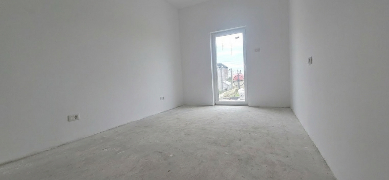 Duplex modern si spatios, gradina interiora de 12 mp - zona Sacalaz 6, foxfort.ro