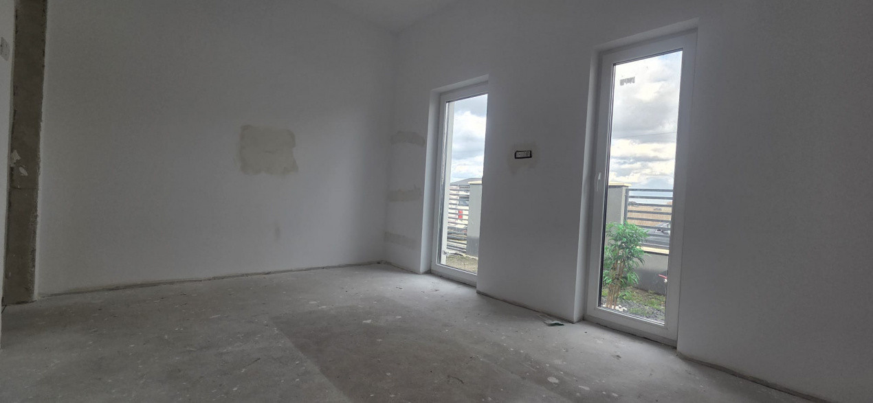 Duplex modern si spatios, gradina interiora de 12 mp - zona Sacalaz 9, foxfort.ro