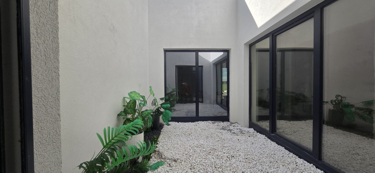 Duplex modern si spatios, gradina interiora de 12 mp - zona Sacalaz 13, foxfort.ro