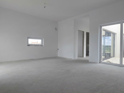 Duplex modern si spatios, gradina interiora de 12 mp - zona Sacalaz imagine mica 10, foxfort.ro