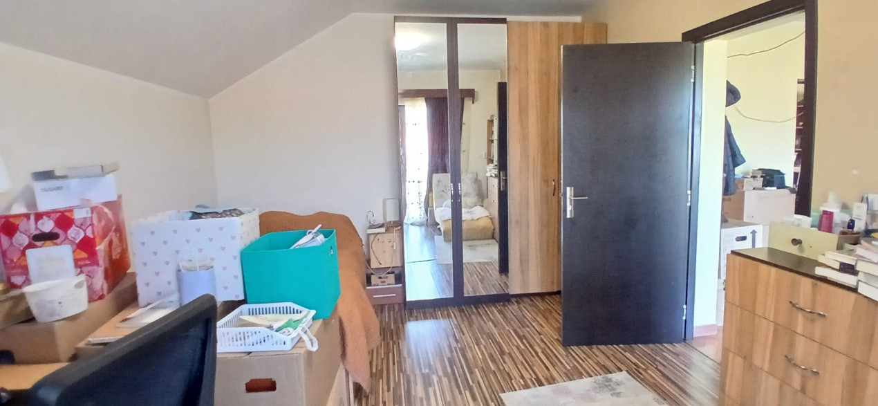 Casa individuala cu 5 camere Parter + Etaj in Ronat 5, foxfort.ro