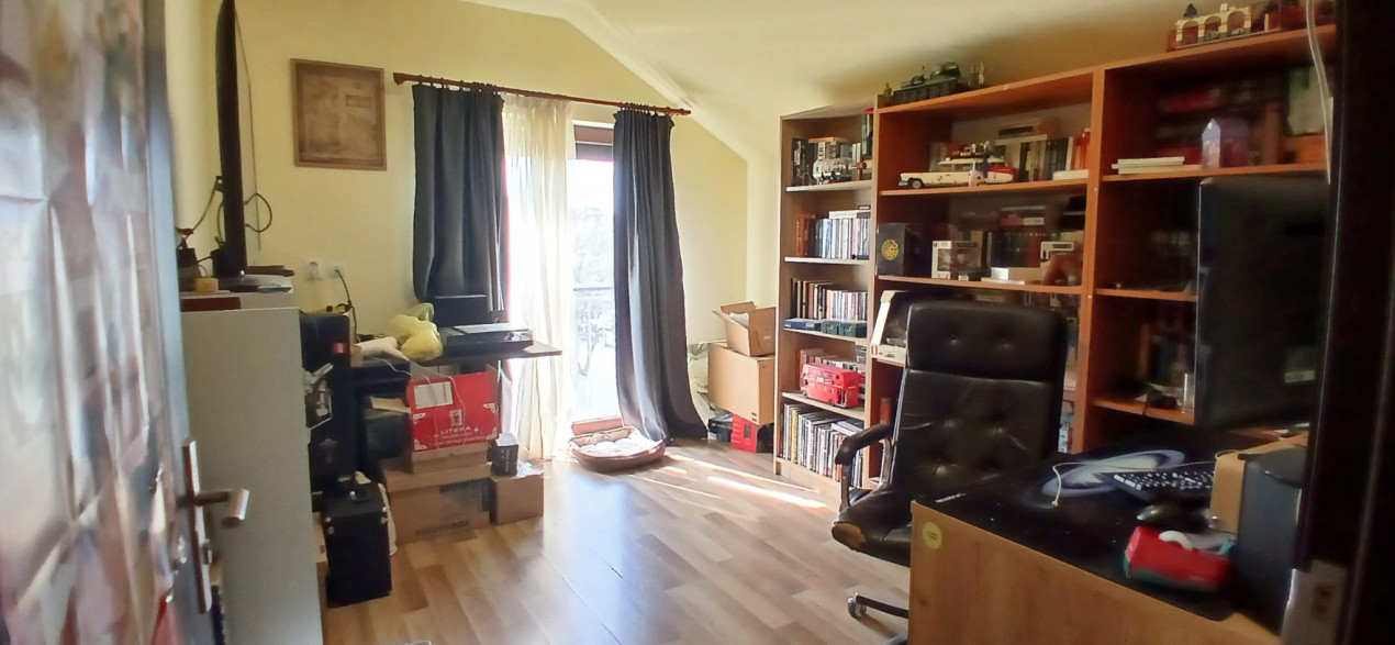 Casa individuala cu 5 camere Parter + Etaj in Ronat 8, foxfort.ro