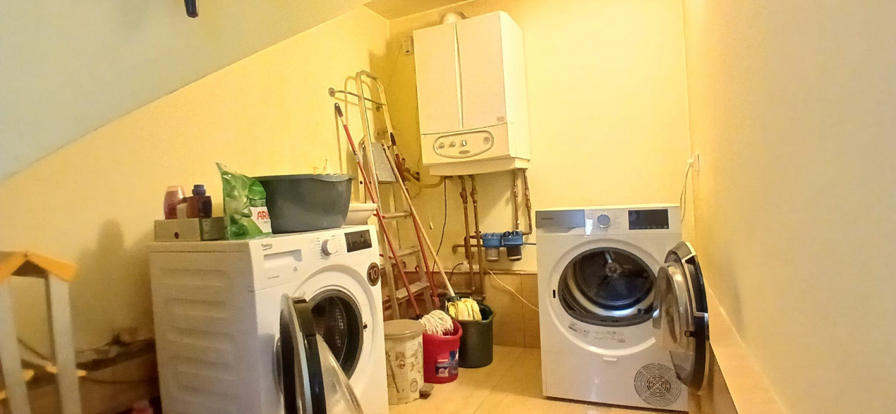 Casa individuala cu 5 camere Parter + Etaj in Ronat 15, foxfort.ro