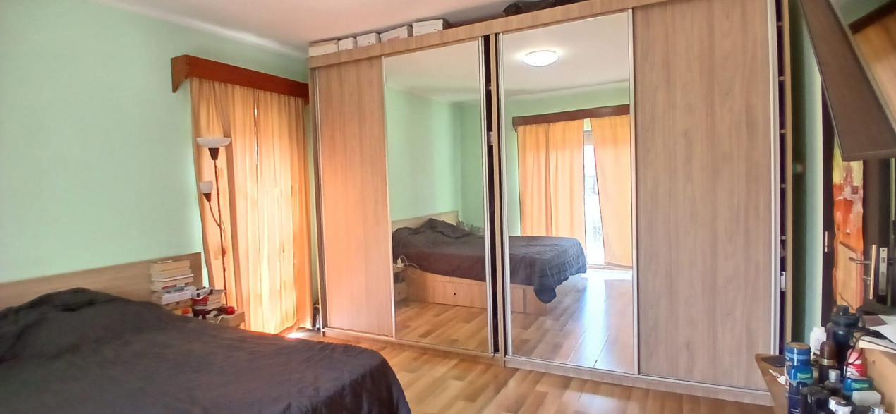 Casa individuala cu 5 camere Parter + Etaj in Ronat 18, foxfort.ro