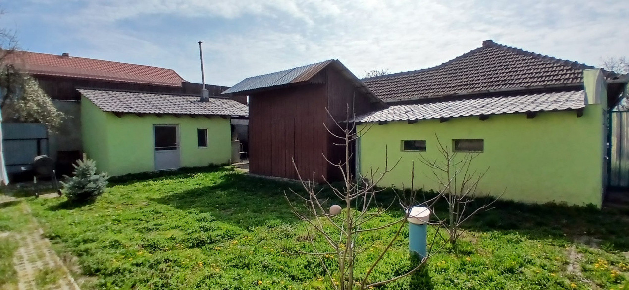 Casa individuala cu 5 camere Parter + Etaj in Ronat 20, foxfort.ro