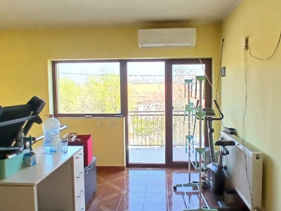 Casa individuala cu 5 camere Parter + Etaj in Ronat imagine mica 4, foxfort.ro